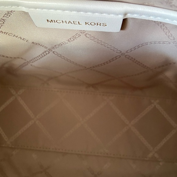NWT Michael Kors Makeup Bag - Picture 5 of 5